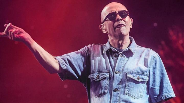 El Indio Solari se vacunó contra el coronavirus