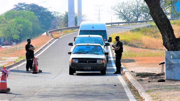 Corrientes, sin clases y con toque de queda