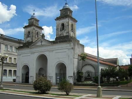 Santa Fe permite celebrar misas en lugares cerrados