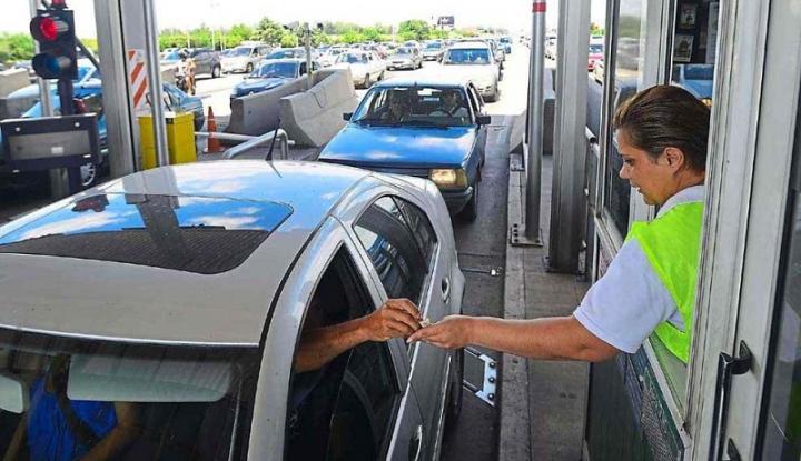 Empleados de peajes: sueldo inicial de $ 100.000 