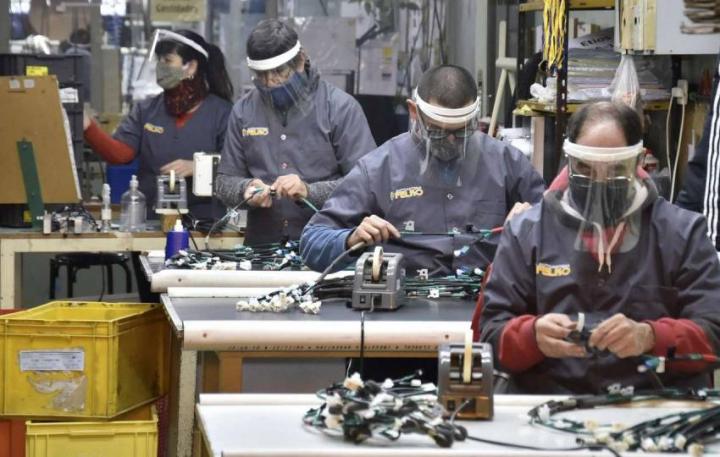 El gobierno aumentará el salario mínimo un 46%