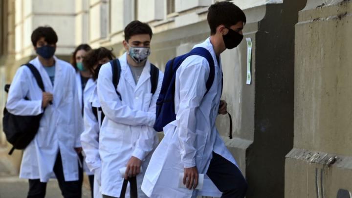 16.000 adolescentes volvieron a las aulas en el 2021