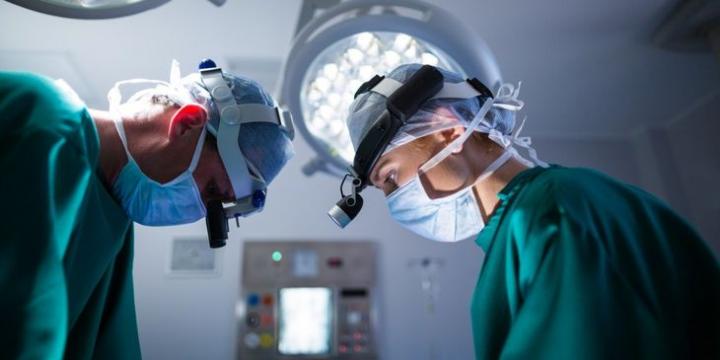Suspenden cirugías programadas en hospitales públicos
