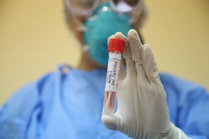 Menos de mil contagios en Santa Fe