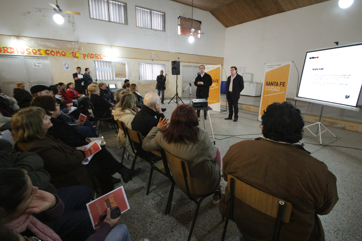 Miles de vecinos consultan por la tarifa social