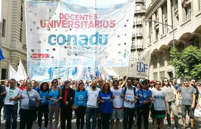 Universitarios aceptaron un aumento del 41% 