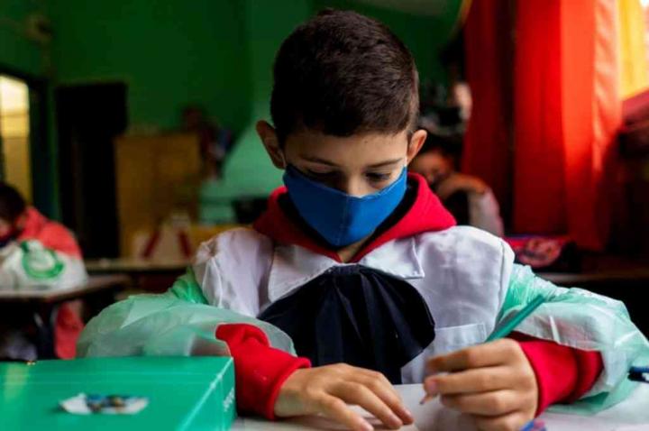 Santa Fe no cambia: hay que seguir usando el barbijo en las escuelas