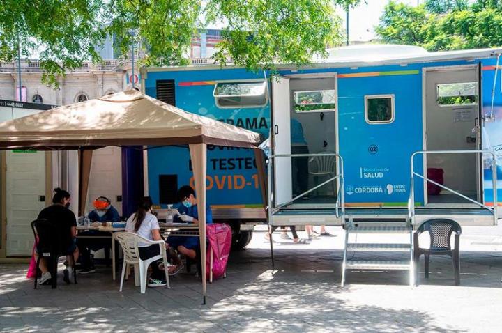 Córdoba cierra todos los vacunatorios y testeos