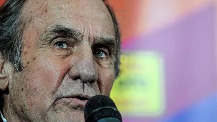 Piden hacerle un monumento a Carlos Reutemann