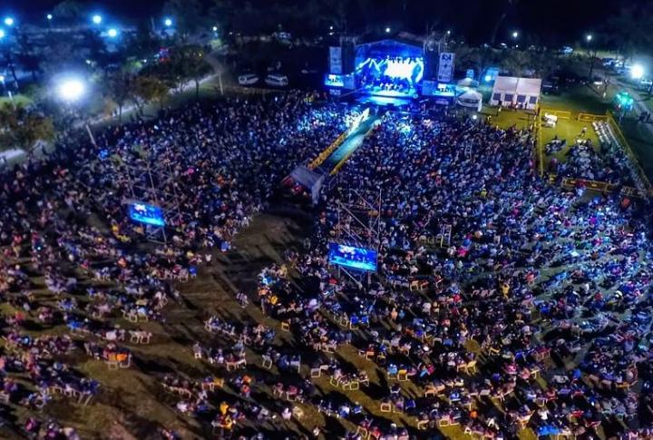 25.000 personas coparon la Fiesta de la Confraternidad
