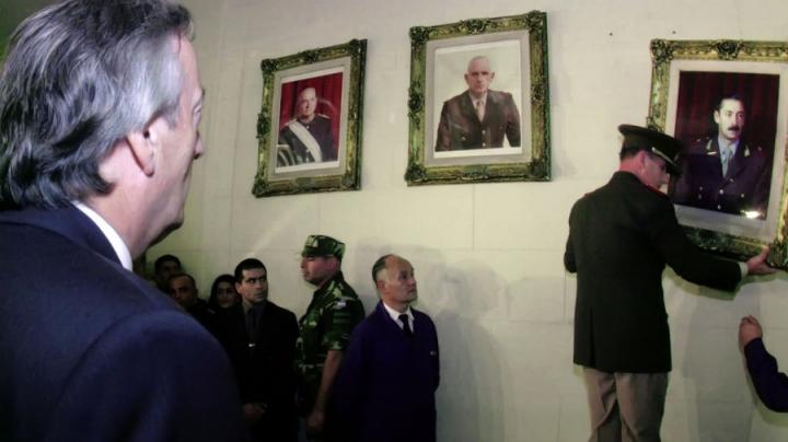 Murió el militar que bajó los cuadros de Videla y Bignone