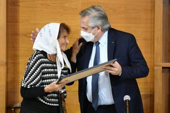 Alberto: “Mi eterna gratitud a las Madres de Plaza de Mayo”