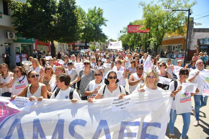 Los docentes pidieron urgente reapertura de paritarias