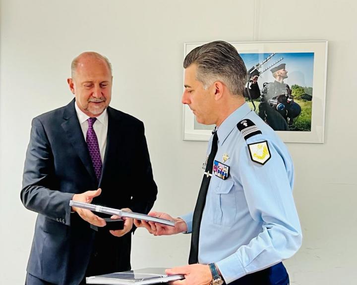 Perotti en Francia: reuniones sobre seguridad 