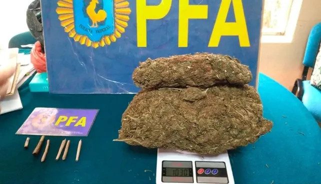 Hallan 1 kilo de marihuana en una escuela rural