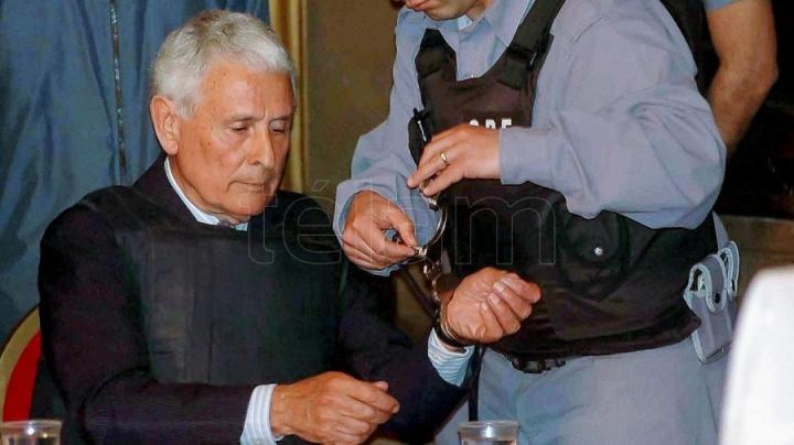 Murió el genocida Miguel Etchecolatz