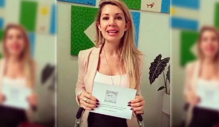 Una concejala sorteó pastelitos para conseguir seguidores