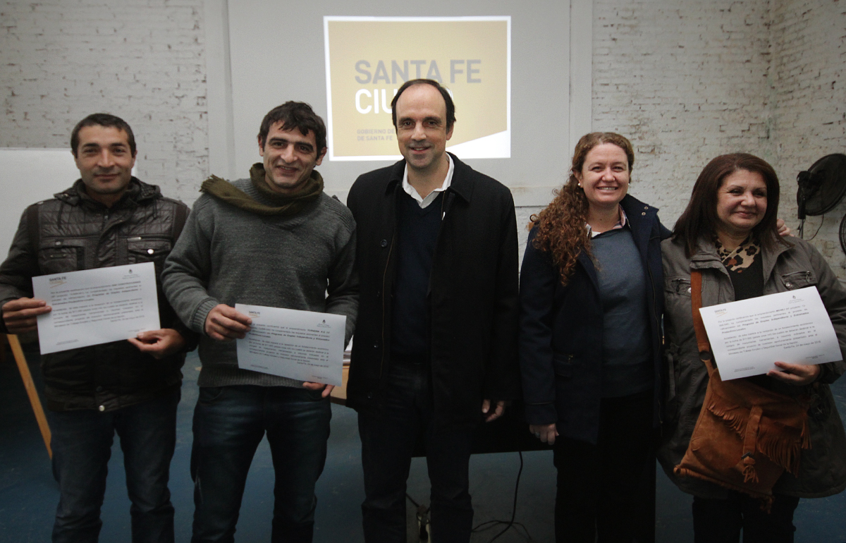 Corral entregó aportes a emprendedores