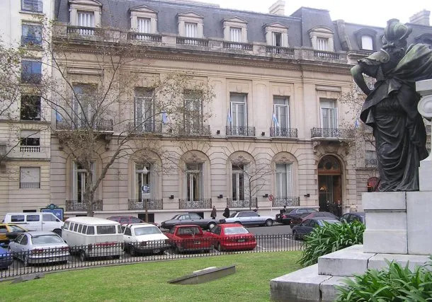 Tras 140 años, las mujeres podrán ser socias del Jockey Club