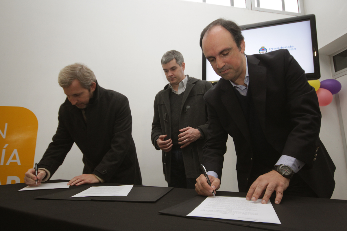 Construyen las primeras 60 casas para inundados