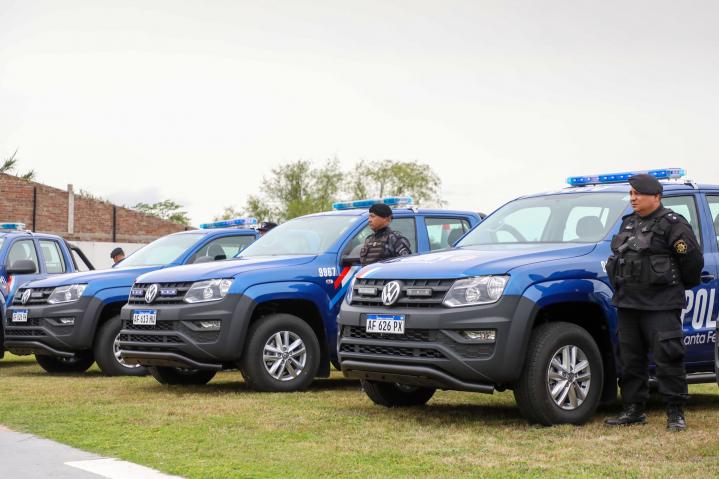 Entregan más camionetas para patrullar las calles de Santa Fe
