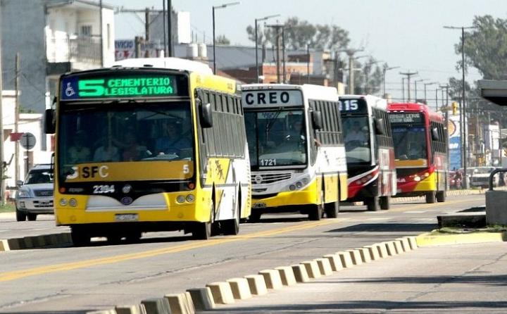 UTA acordó y hay colectivos en el interior del país
