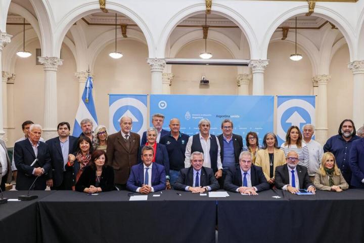 Docentes nacionales: 43,9% de suba salarial desde marzo