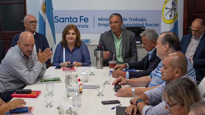 Santa Fe ofreció a los maestros un 33,5% de aumento