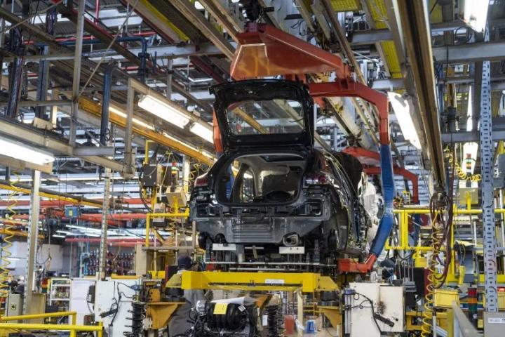 La producción de autos sigue en alza: creció 30%