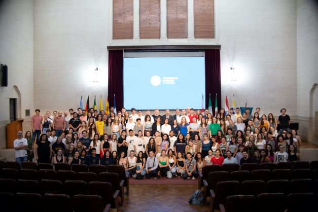 La UNL le dio la bienvenida a los estudiantes del mundo