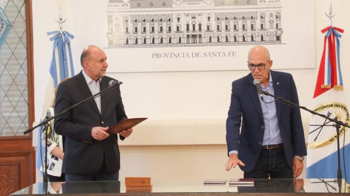 Víctor Debloc prometió seguir “la misma política educativa”