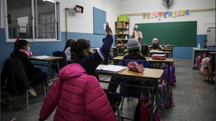 Adiós a los trimestres: habrá 2 cuatrimestres en las escuelas de Santa Fe