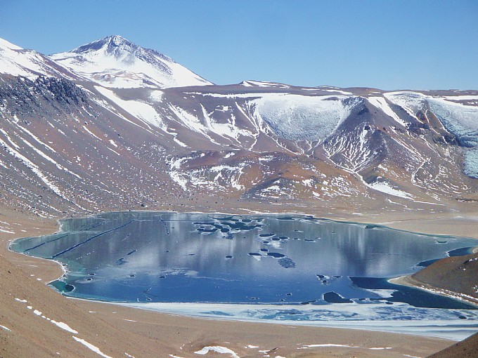 ¿Sabías que Argentina tiene el lago navegable más alto del mundo?