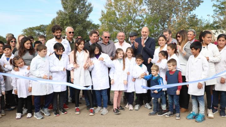 Inauguran obras de gran impacto para escuelas y productores