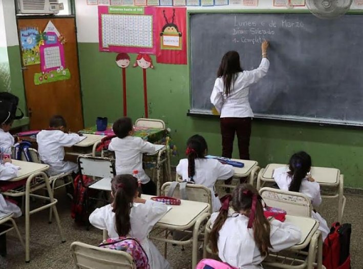 Los argentinos piensan que los docentes deben ser evaluados cada año