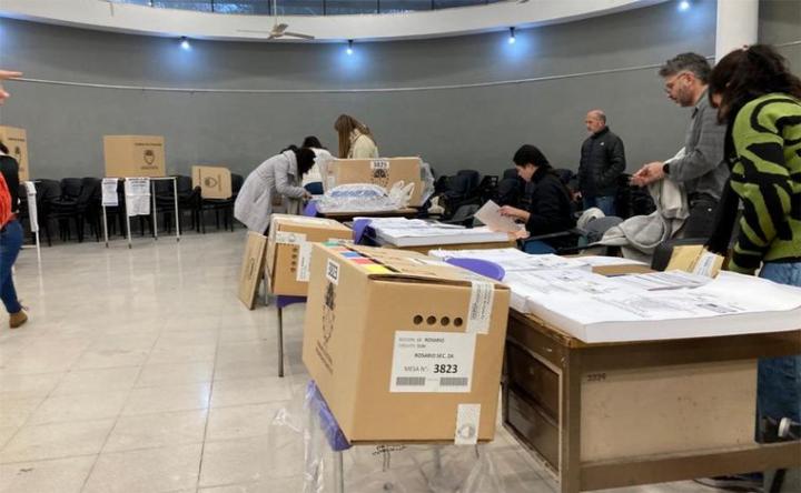 Comenzaron con normalidad las PASO en Santa Fe