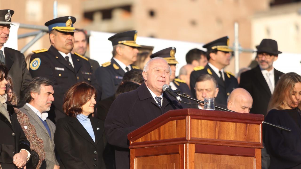 Lifschitz: “Una vez más Rosario abre sus brazos”