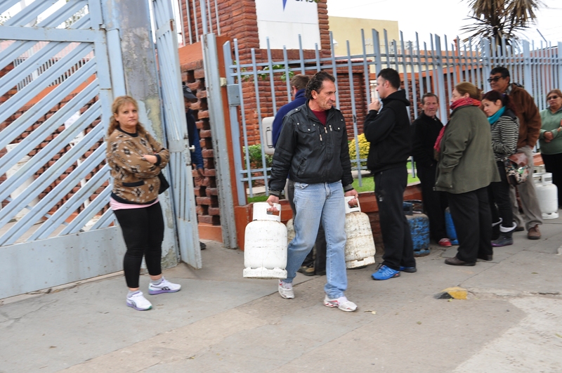 Continúa la venta de garrafas a $ 100