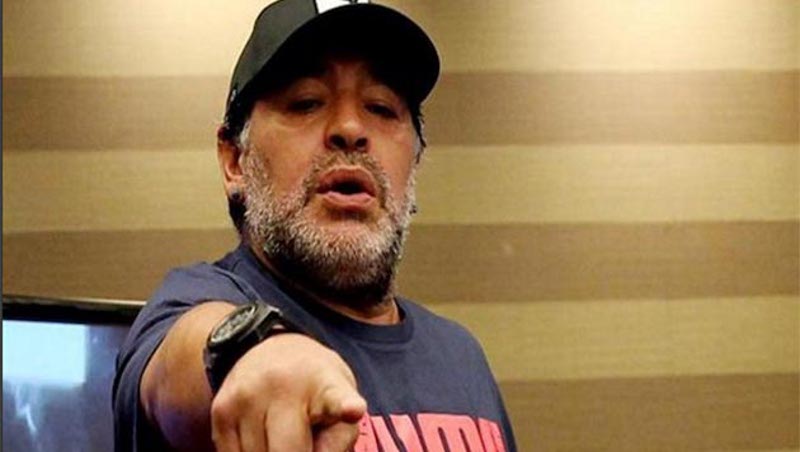 Maradona: “Veo a la Argentina de rodillas”