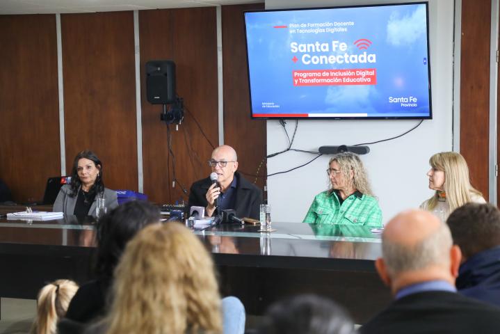Presentan el Plan de Formación Docente en Tecnologías Digitales