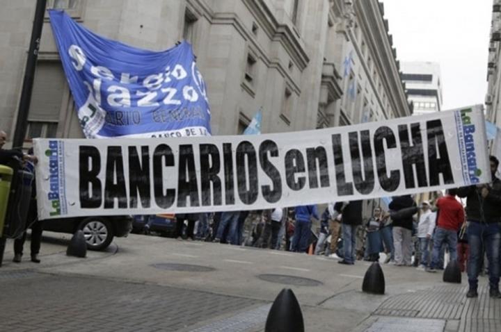 Bancarios, con inicial de 420.000 pesos