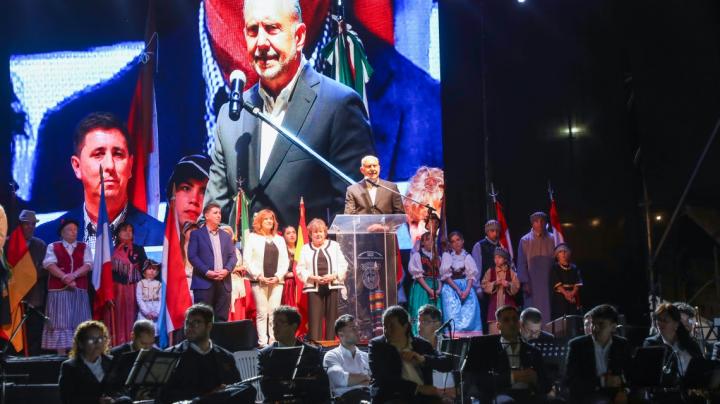 Perotti presidió la Fiesta de la Agricultura de Esperanza