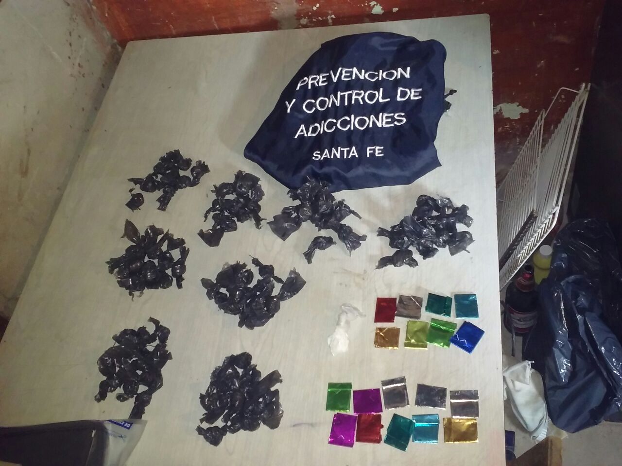 Detienen a un hombre con marihuana y cocaína