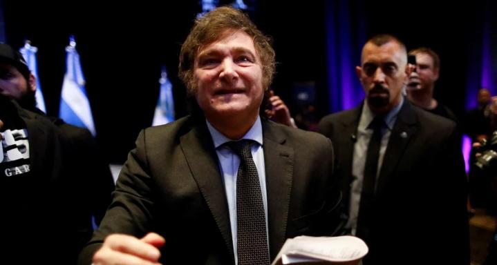 Primeras medidas: privatizar YPF, la TV Pública, Radio Nacional y Télam