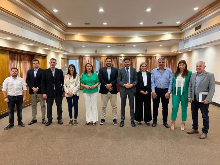 Pullaro reunió a su gabinete y a intendentes electos de Santa Fe