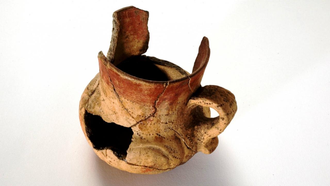 Una jarra de cerámica es el objeto del mes