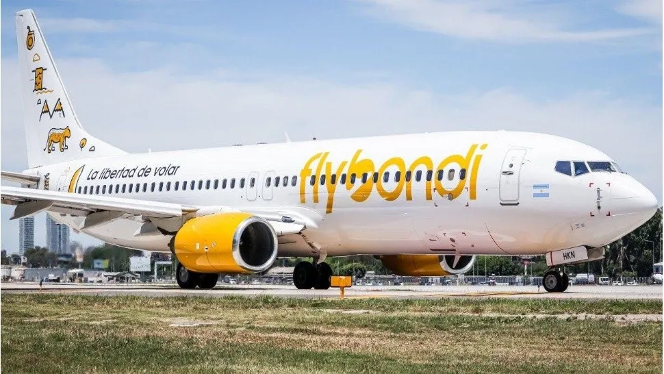 Pánico en un avión de Flybondi: su cola impactó contra la pista