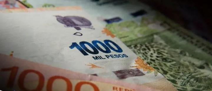 Ajuste “hiper ortodoxo”: el salario mínimo cayó 15 puntos en diciembre