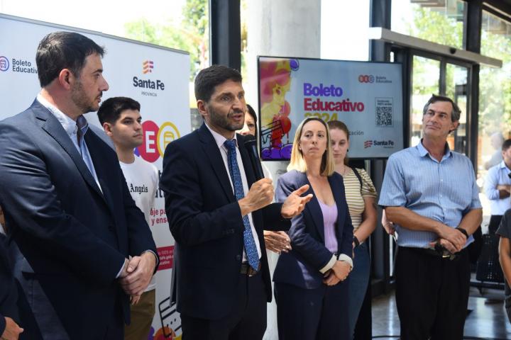 Pullaro presentó el Boleto Educativo 2024 y anunció mejoras