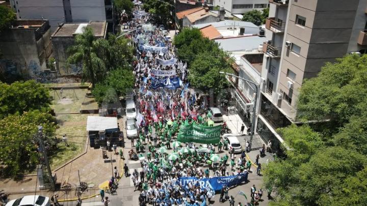 Paro nacional: histórica manifestación en la ciudad de Santa Fe